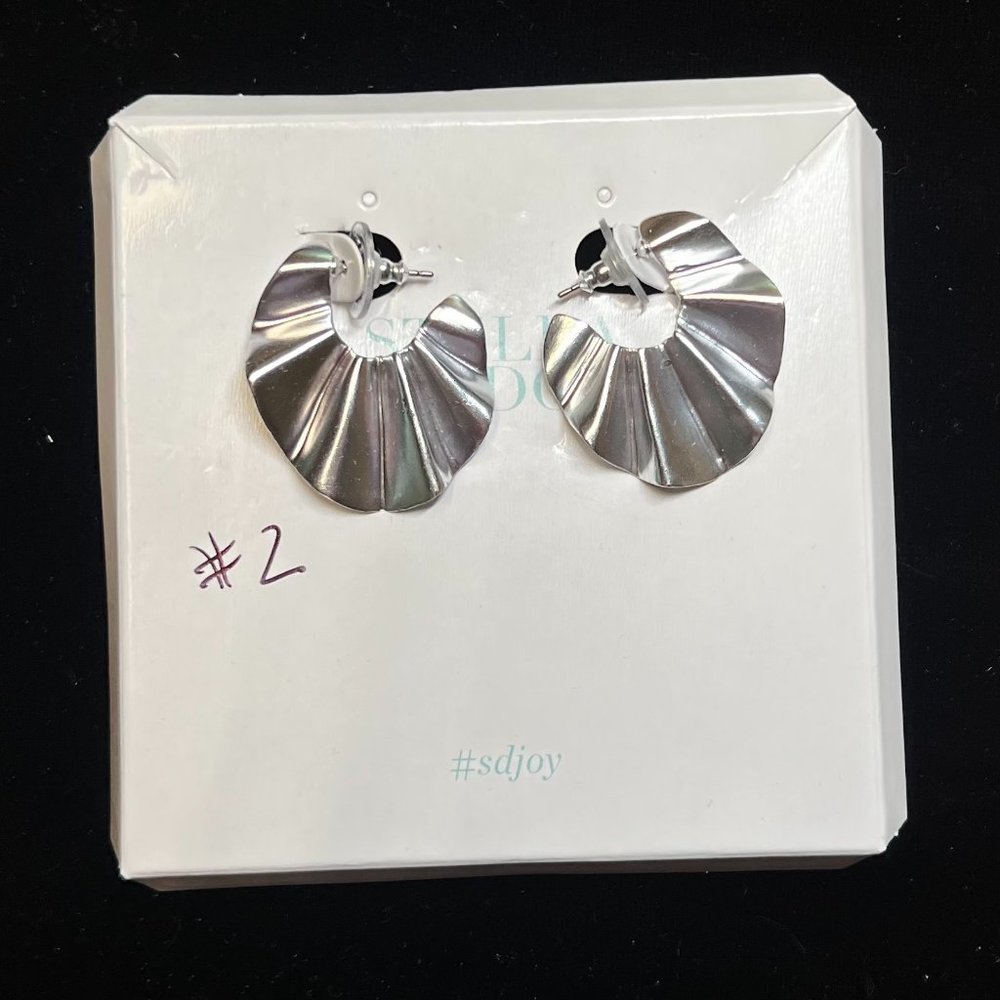 Stella & Dot Sculptural Garden Statement Earrings